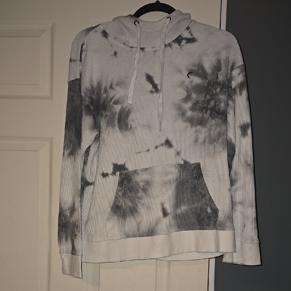 Gray and White Tie-Dye Pullover Hoodie